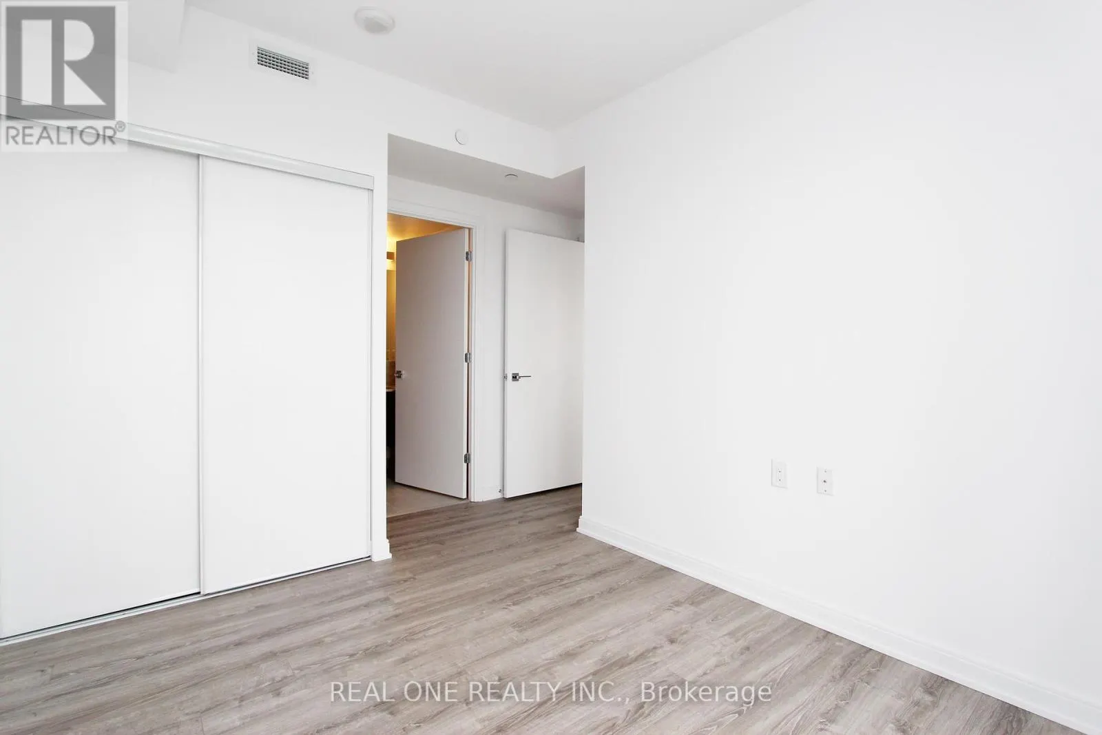 3903 - 42 CHARLES STREET E
