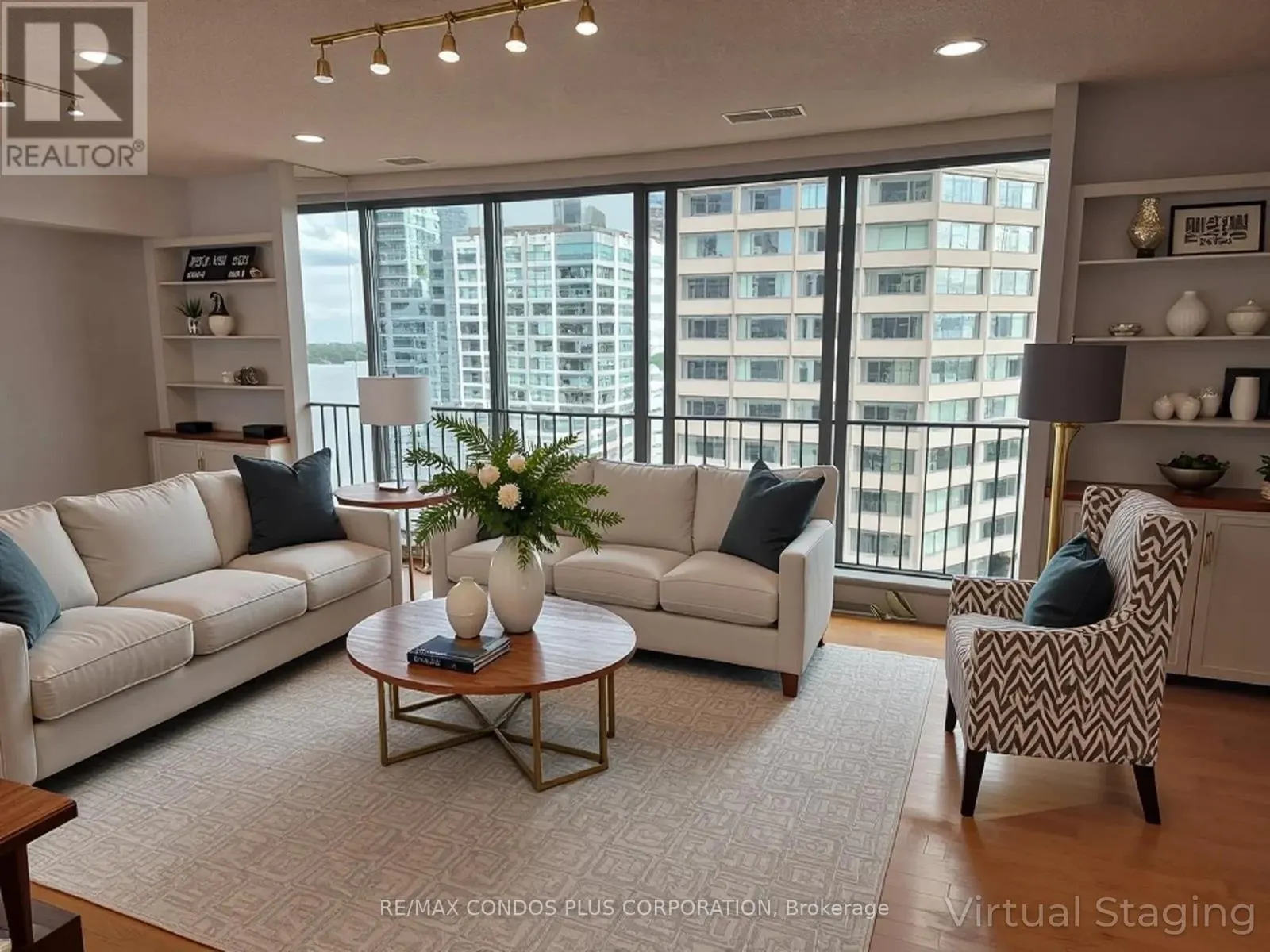 2036 - 33 HARBOUR SQUARE