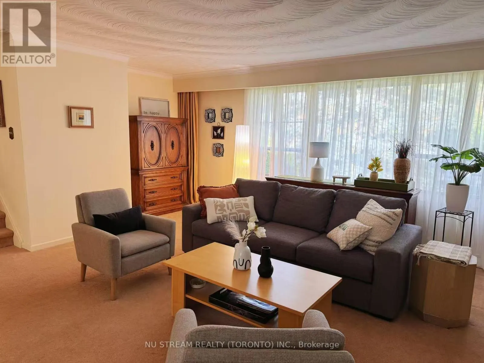 14 WHITELOCK CRESCENT