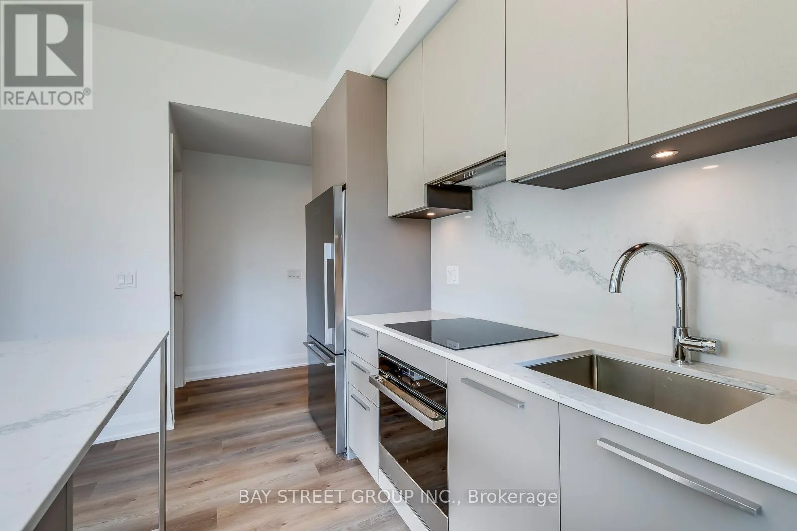 307 - 65 BROADWAY AVENUE