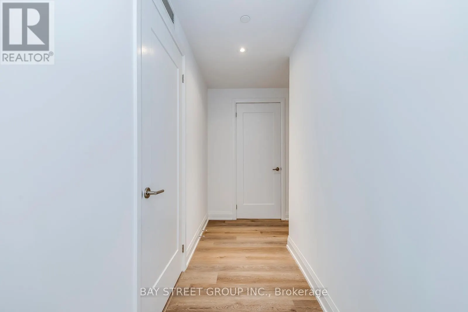 307 - 65 BROADWAY AVENUE