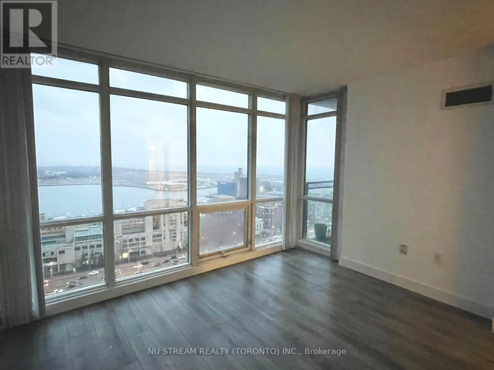 2912 - 15 FORT YORK BOULEVARD