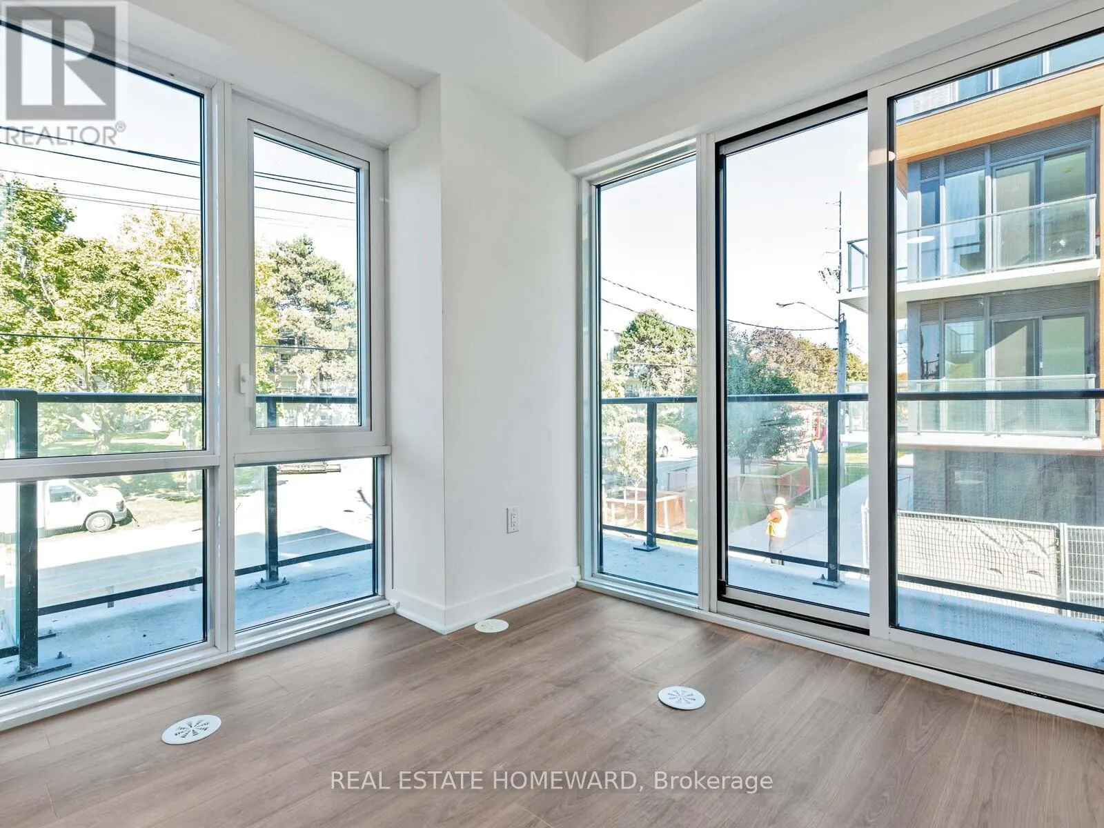 26 - 73 CURLEW DRIVE