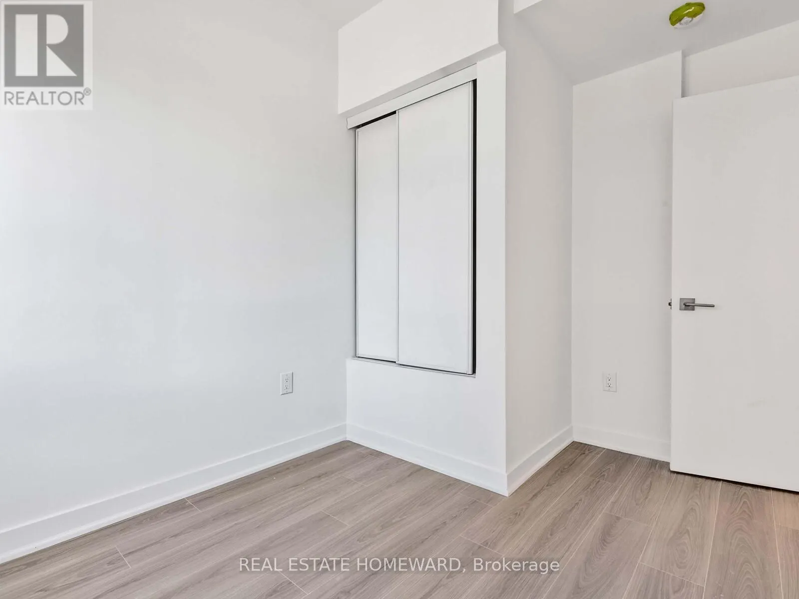 26 - 73 CURLEW DRIVE