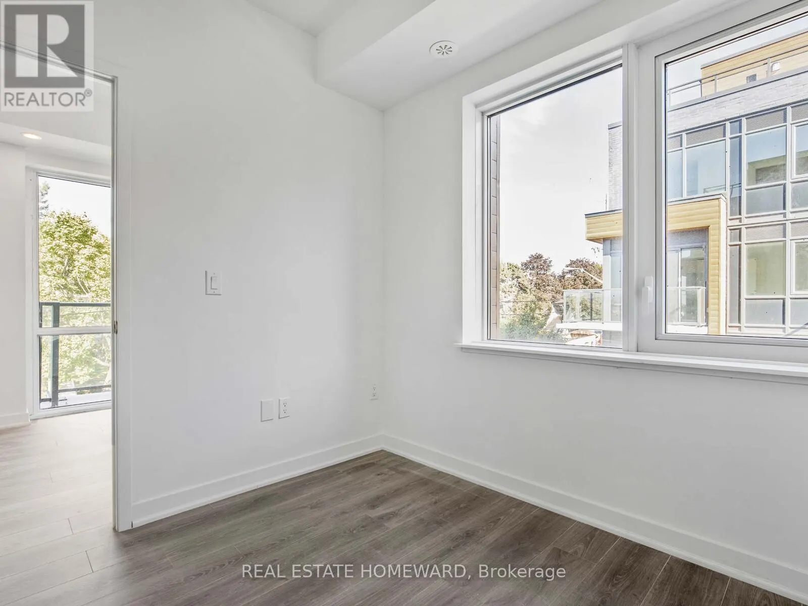27 - 73 CURLEW DRIVE