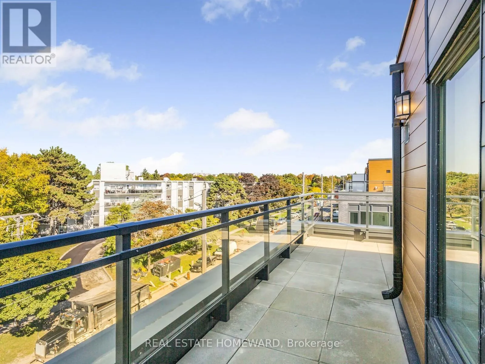 27 - 73 CURLEW DRIVE