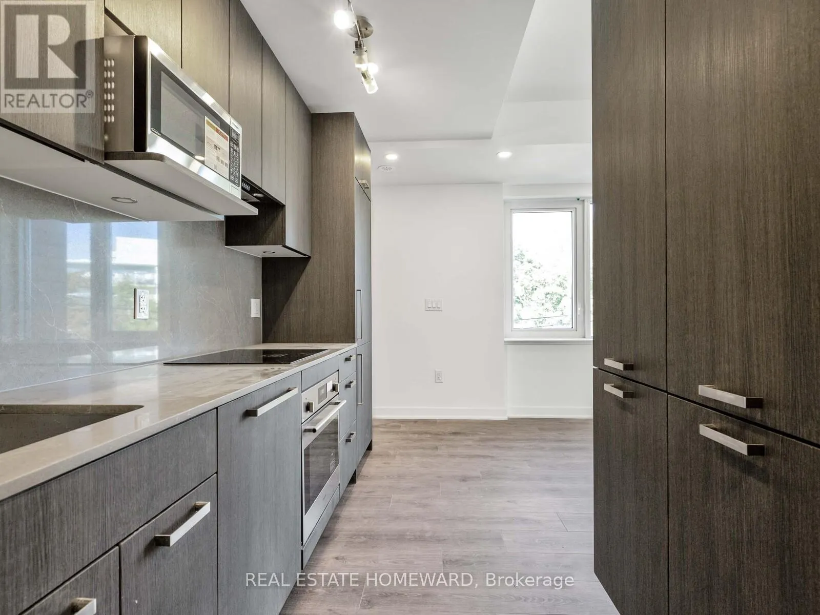 27 - 73 CURLEW DRIVE