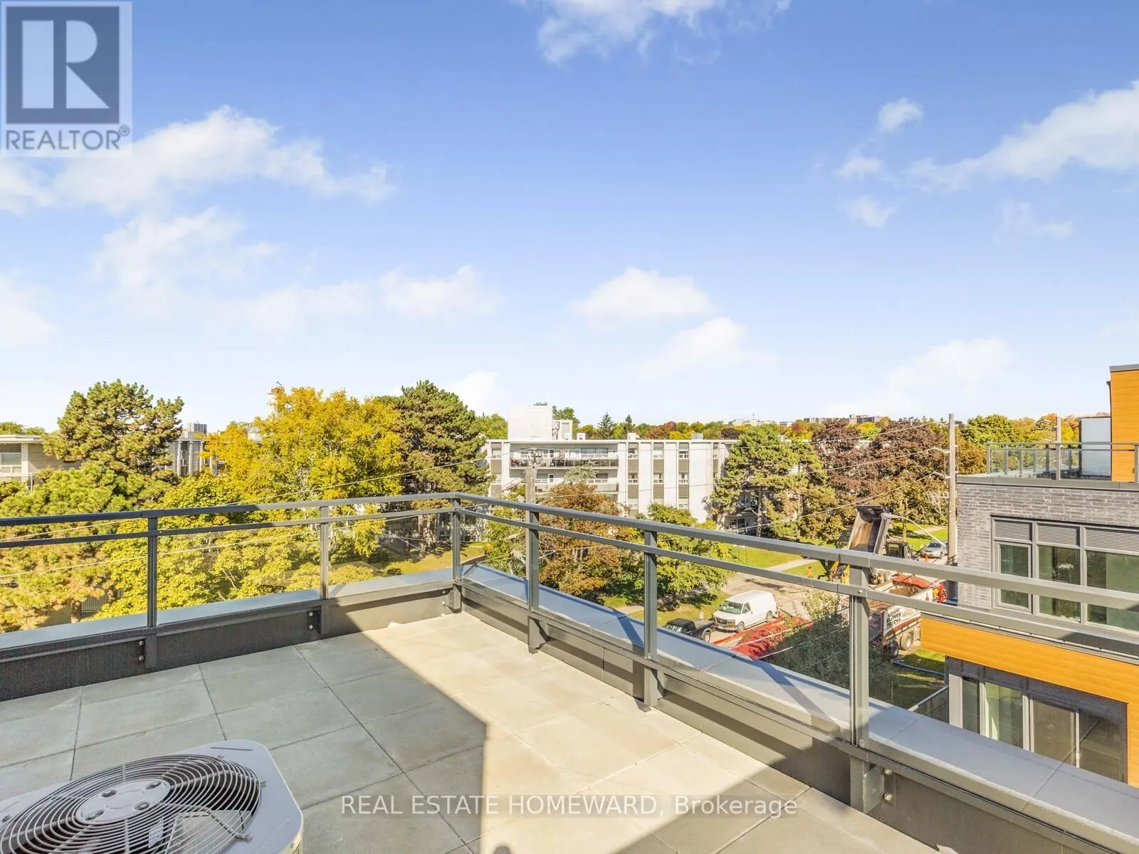 27 - 73 CURLEW DRIVE