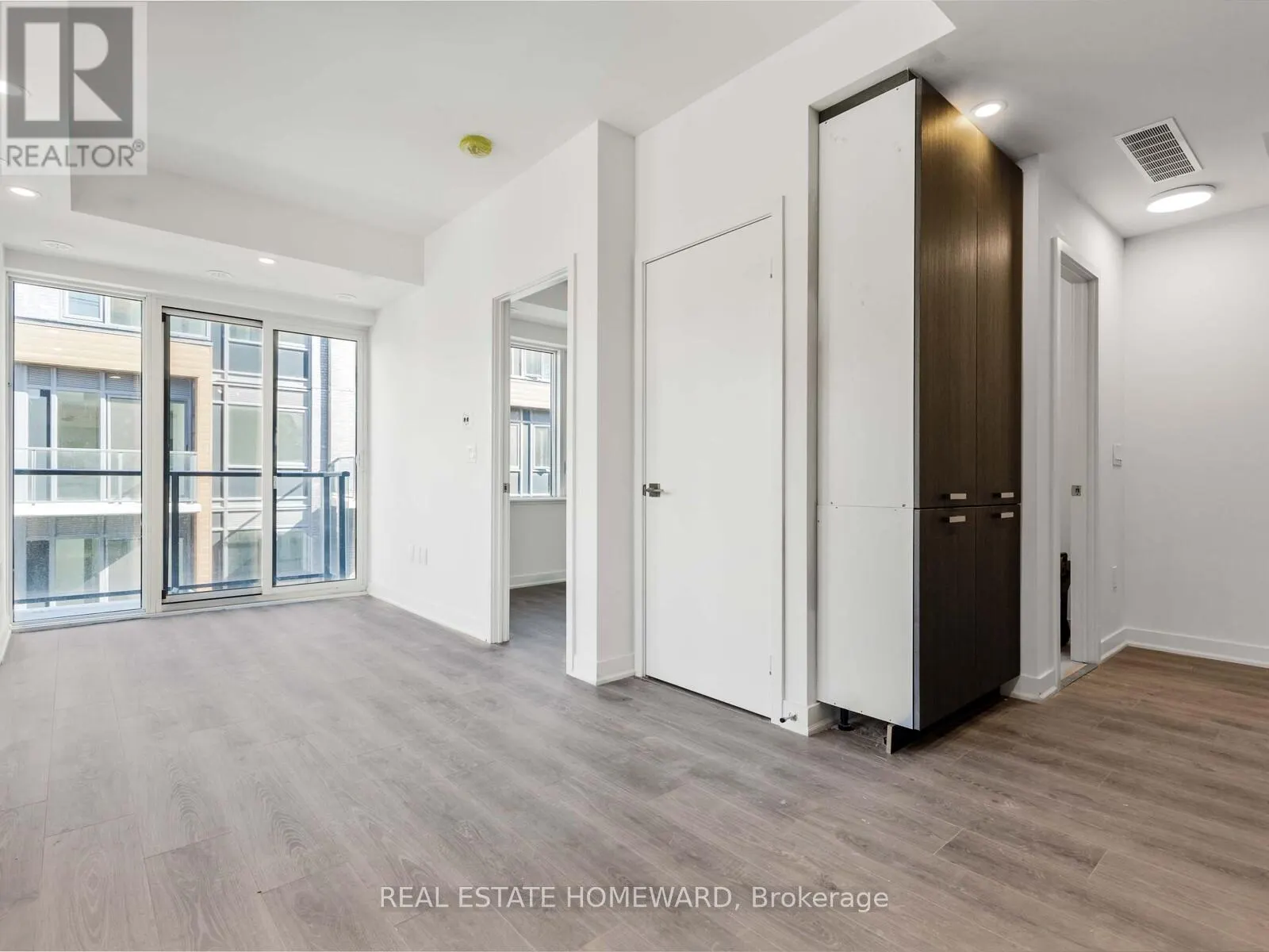 27 - 73 CURLEW DRIVE