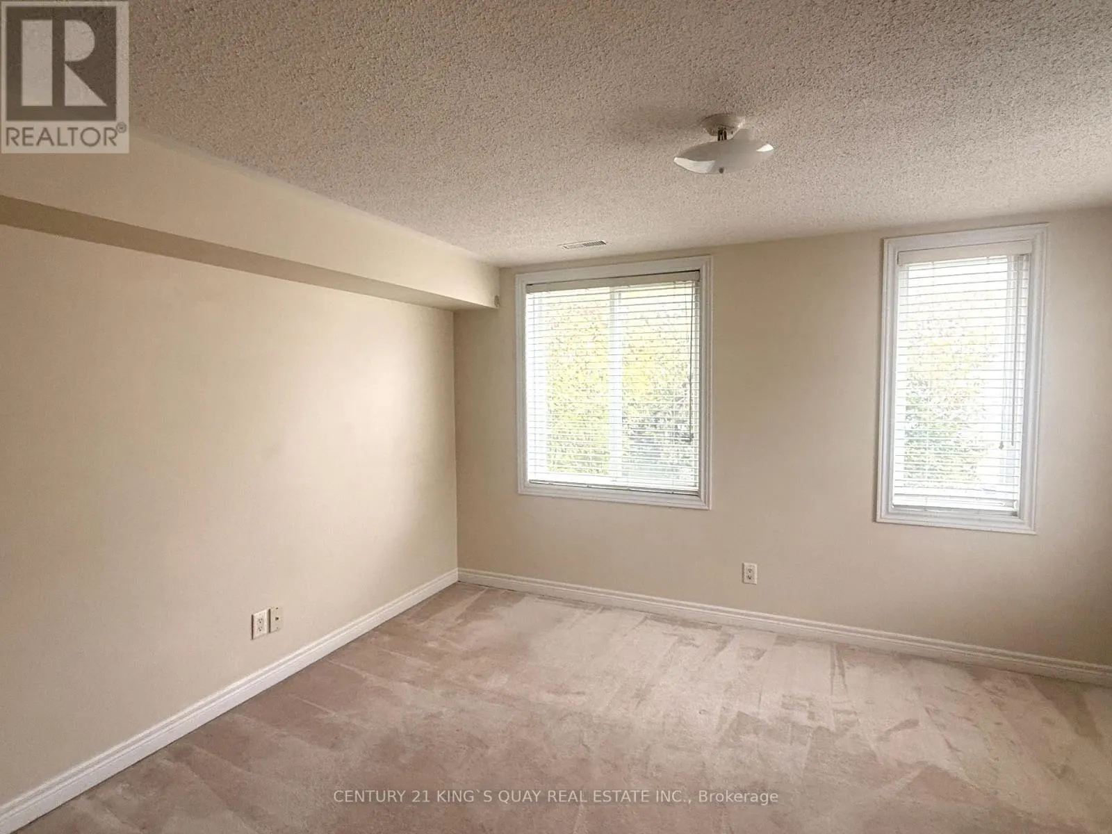 1 ENGLISH GARDEN WAY