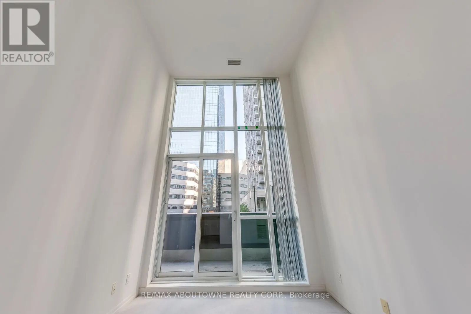 202 - 770 BAY STREET