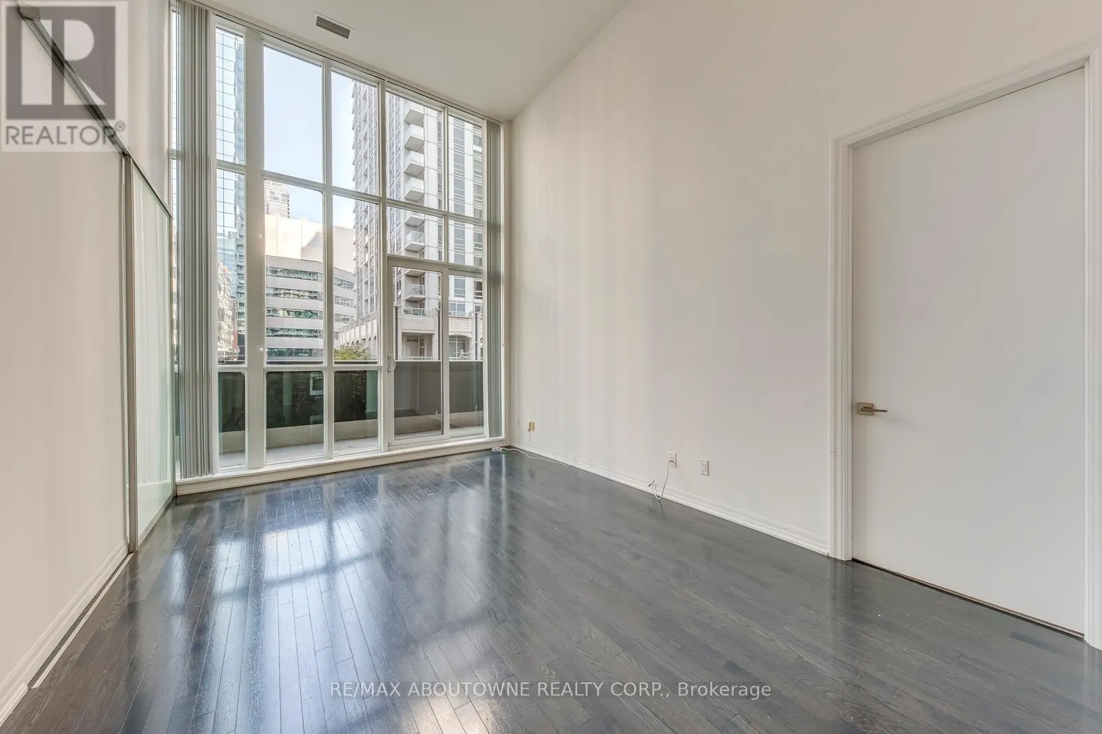 202 - 770 BAY STREET