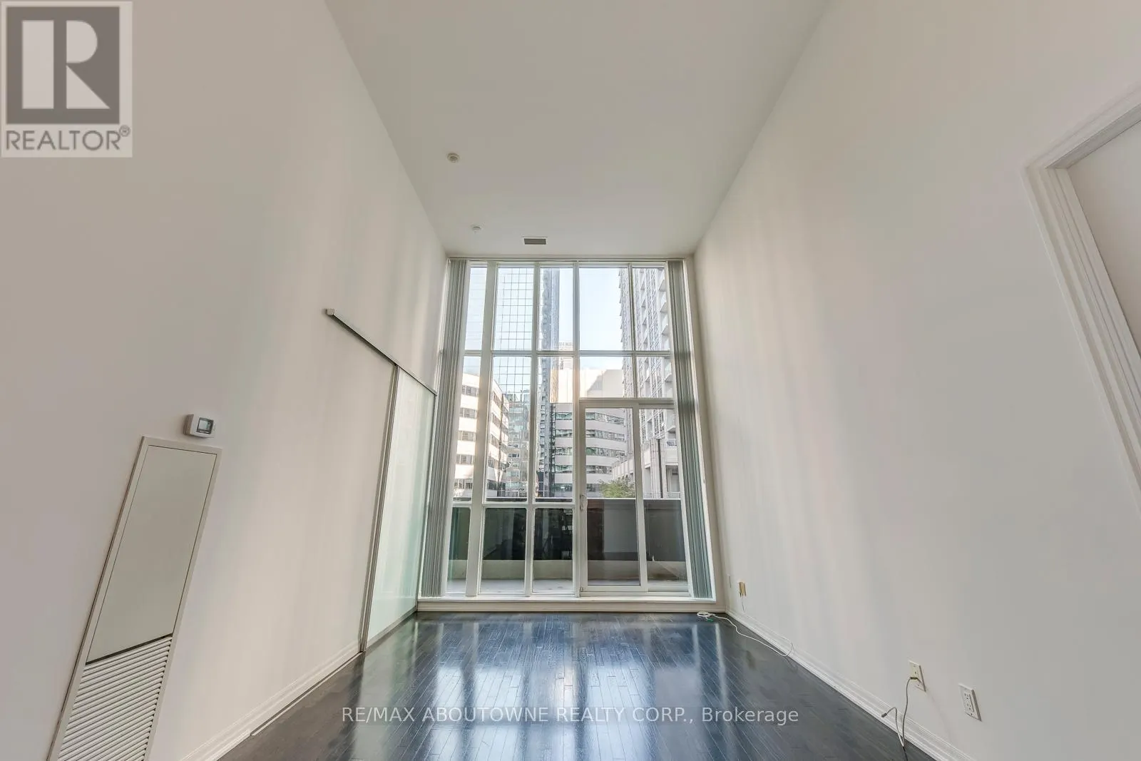 202 - 770 BAY STREET