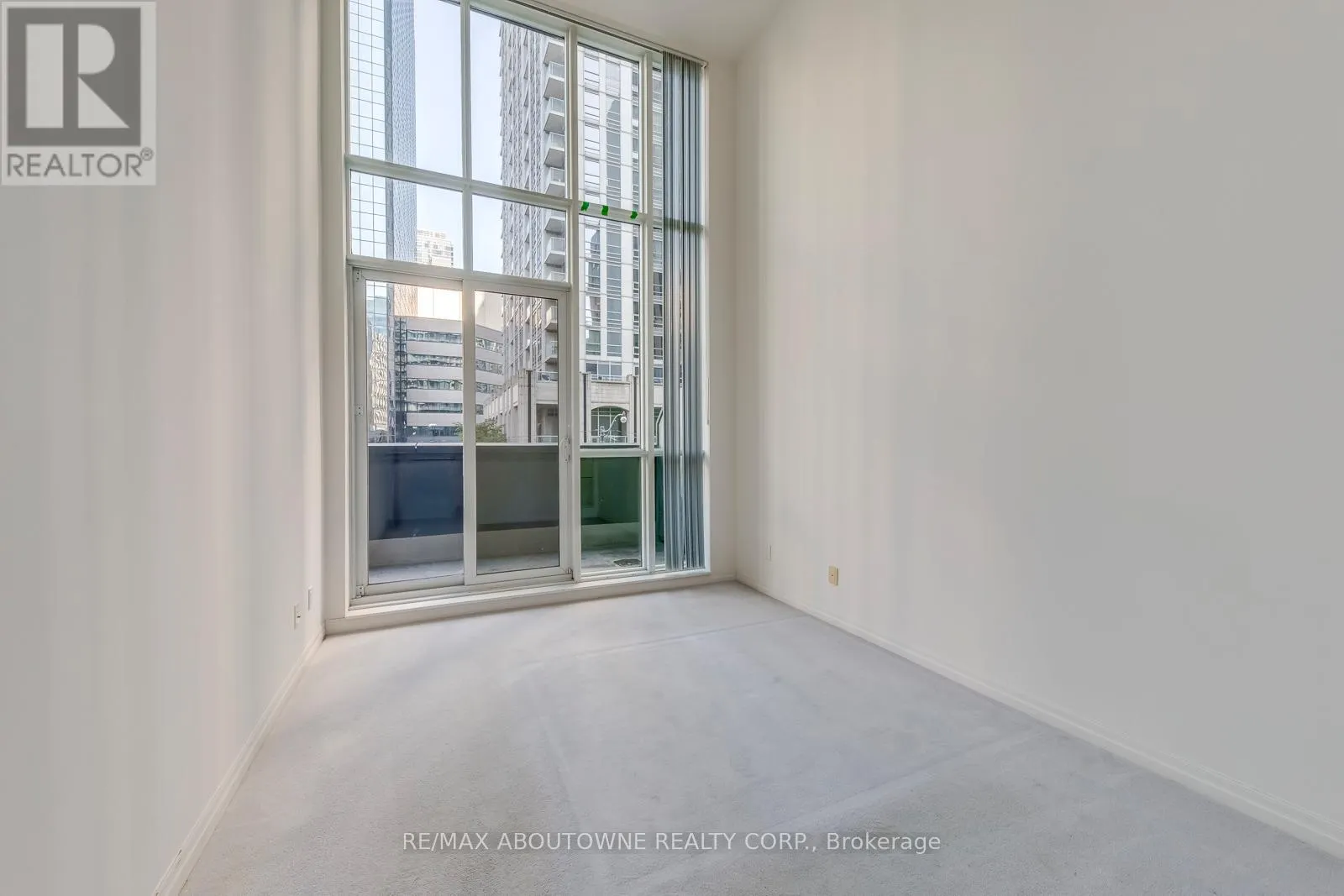 202 - 770 BAY STREET