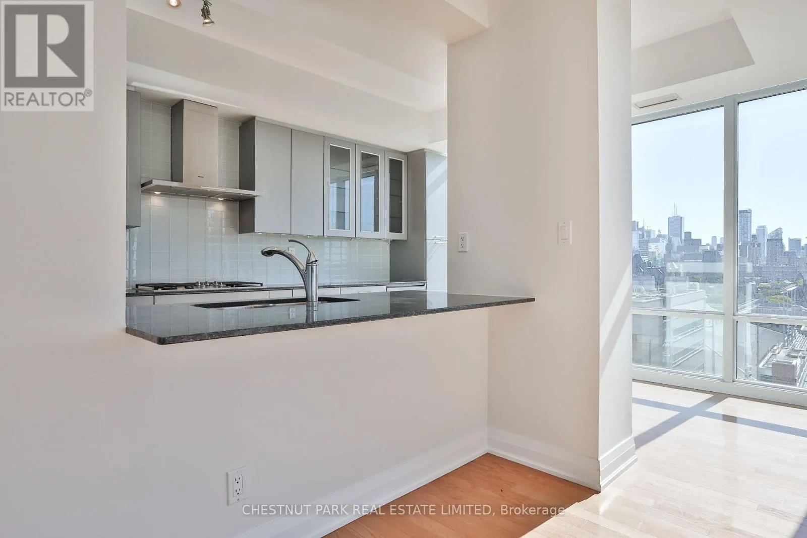 1002 - 1 BEDFORD ROAD