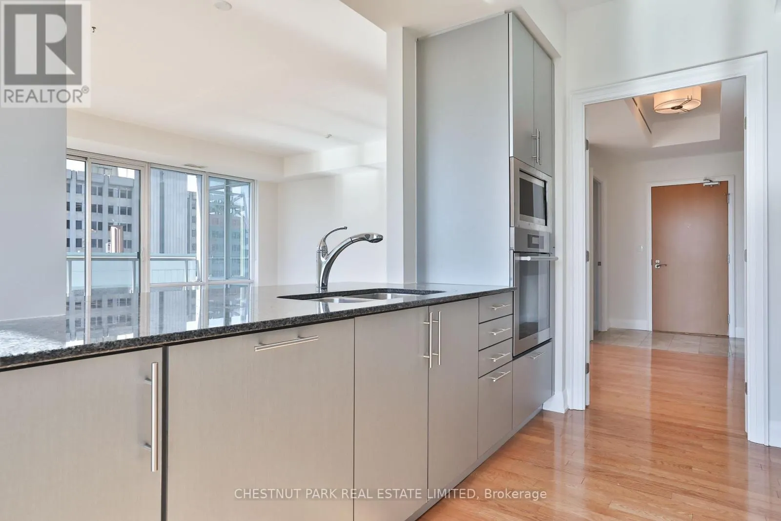 1002 - 1 BEDFORD ROAD