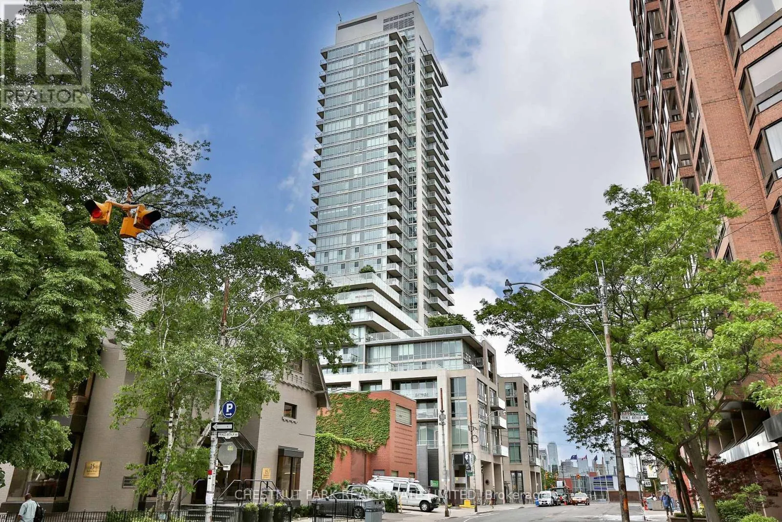 1002 - 1 BEDFORD ROAD