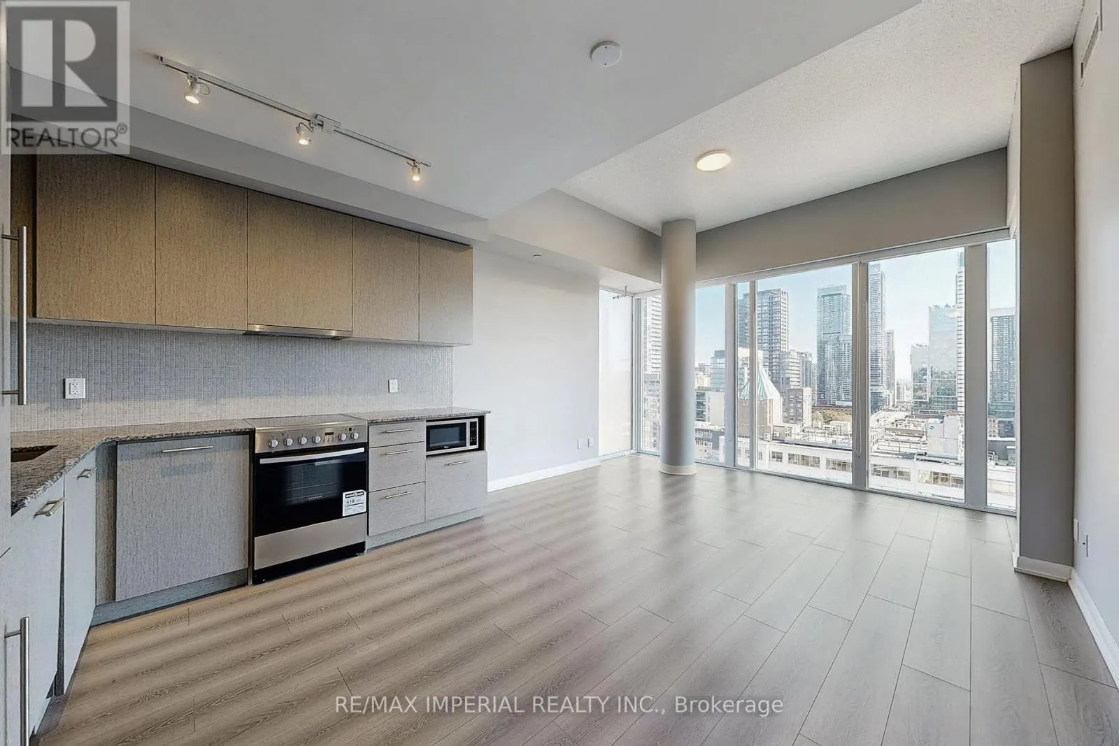 PH104 - 435 RICHMOND STREET W