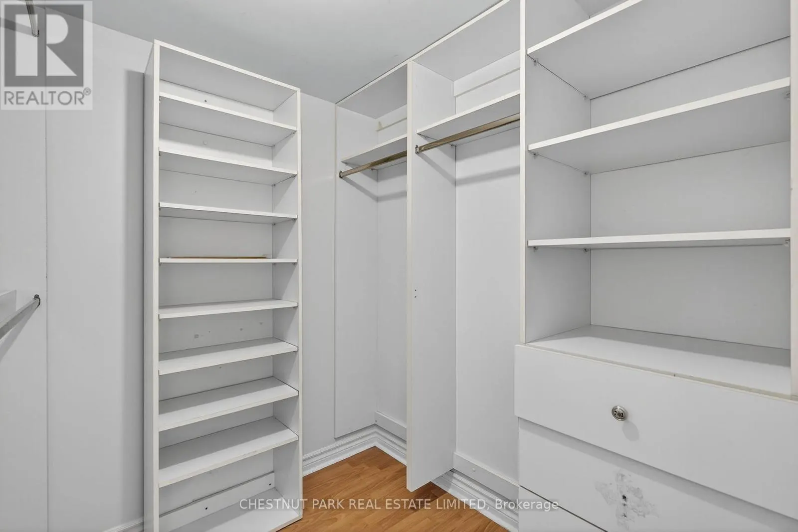 703 - 3840 BATHURST STREET