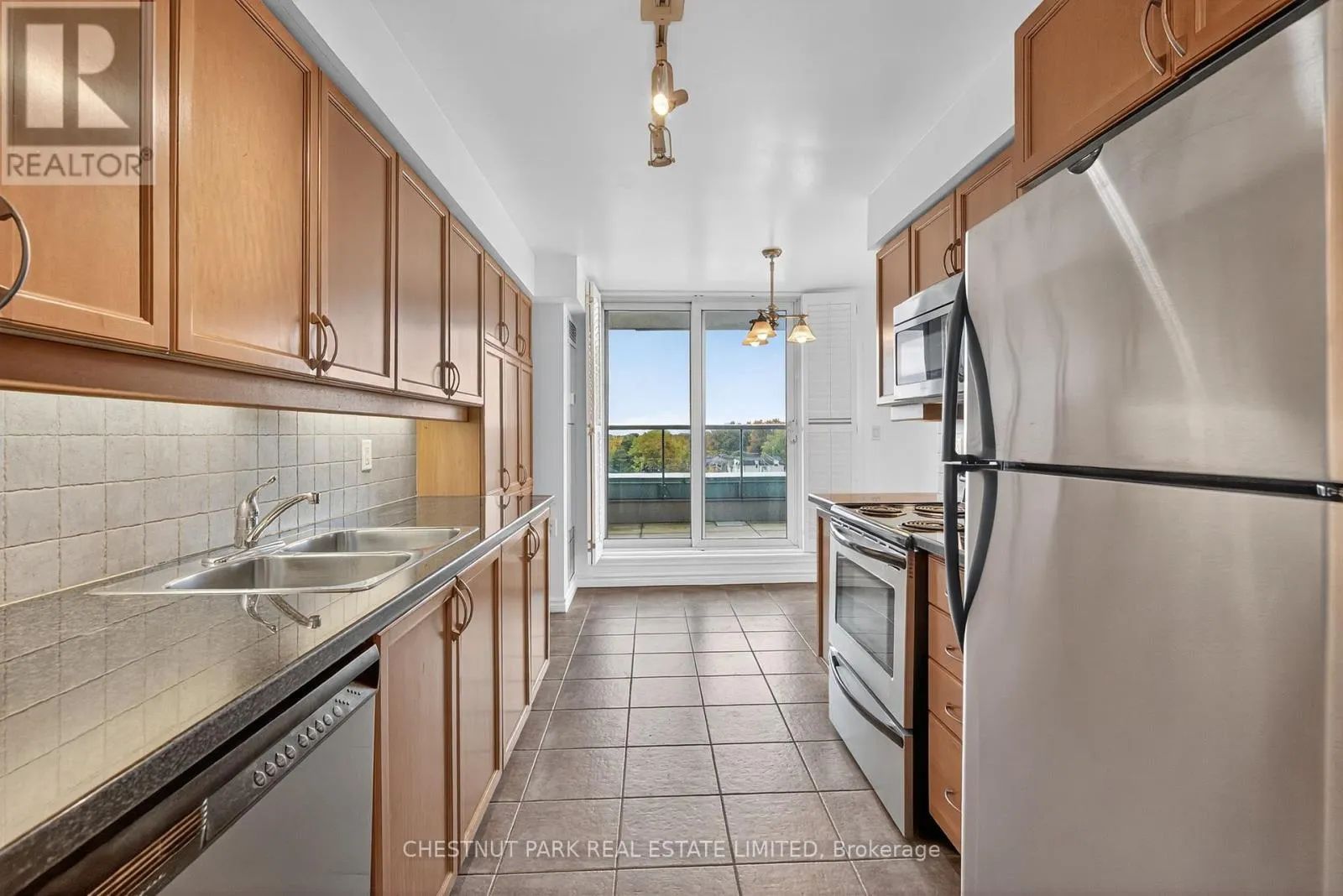 703 - 3840 BATHURST STREET