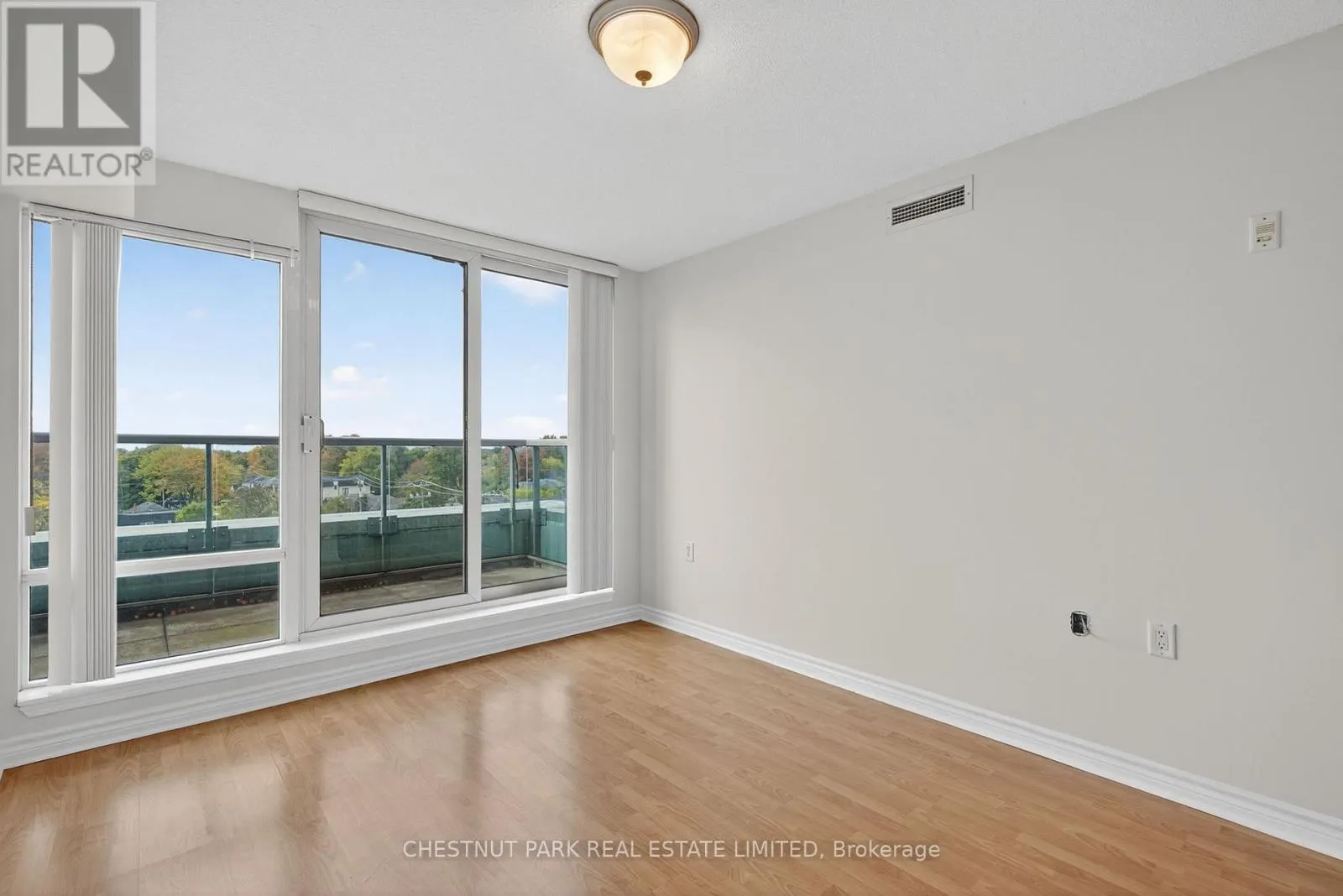 703 - 3840 BATHURST STREET
