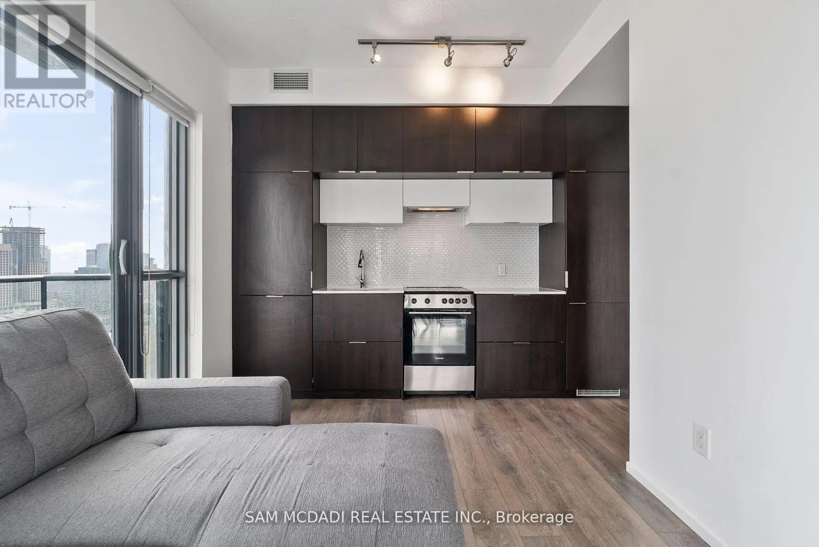 1906 - 159 DUNDAS STREET E