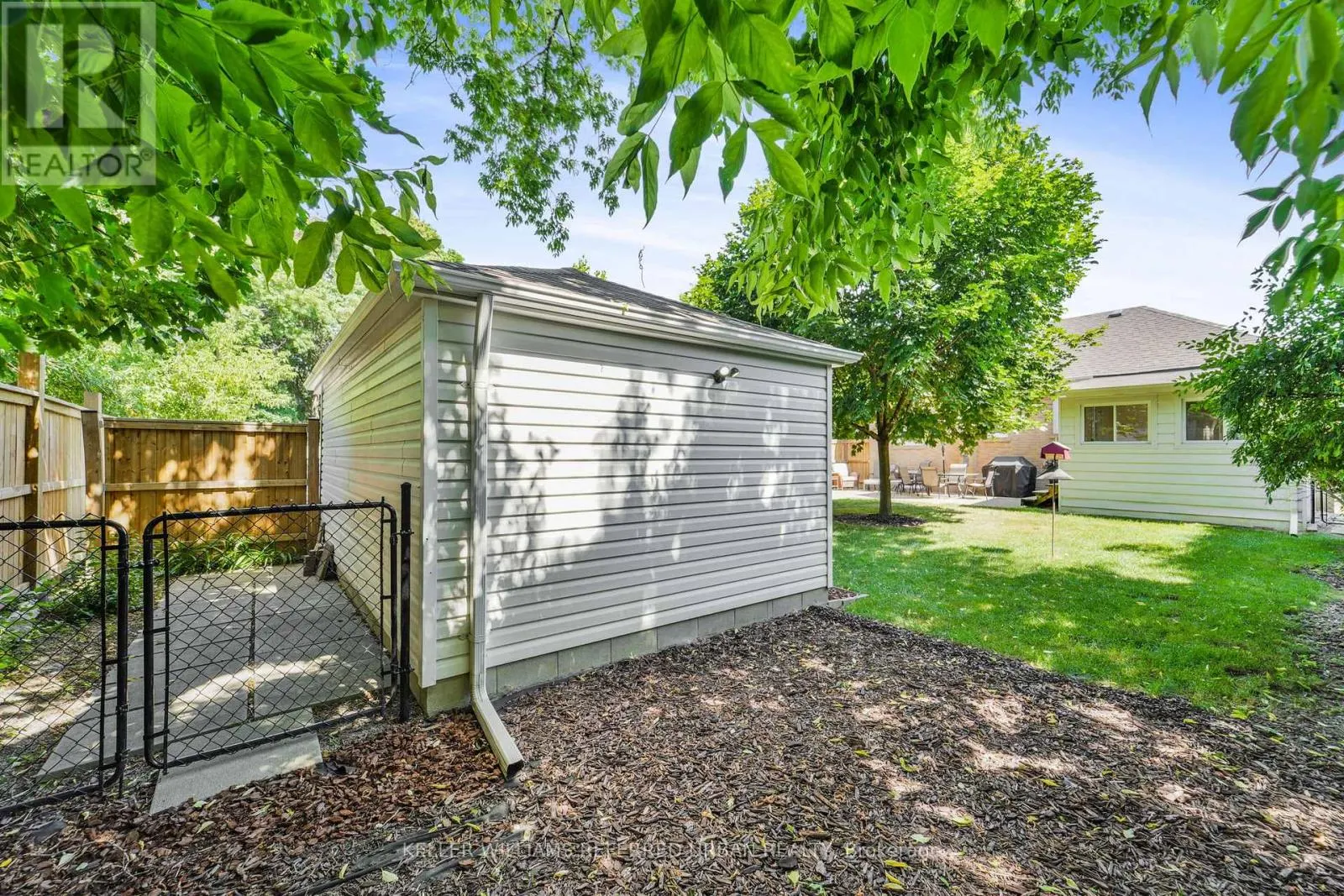 274 POYNTZ AVENUE