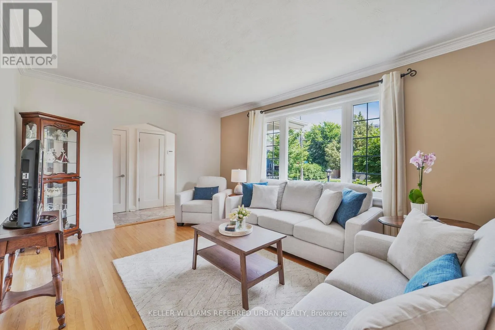 274 POYNTZ AVENUE