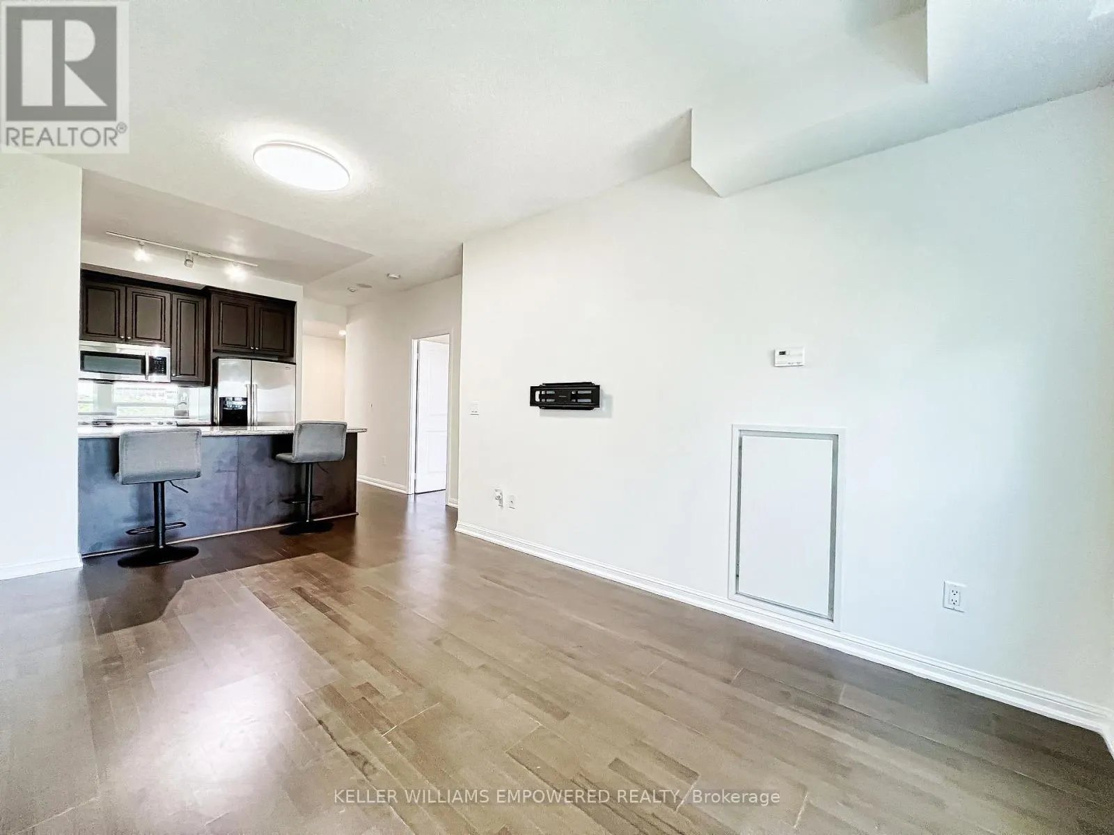 715 - 628 FLEET STREET