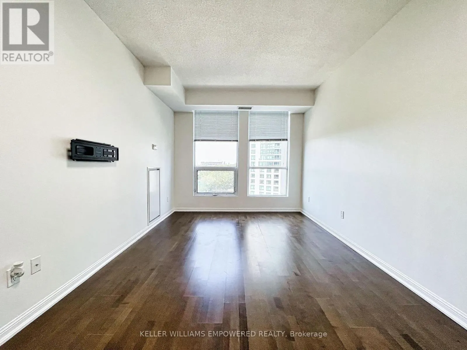 715 - 628 FLEET STREET