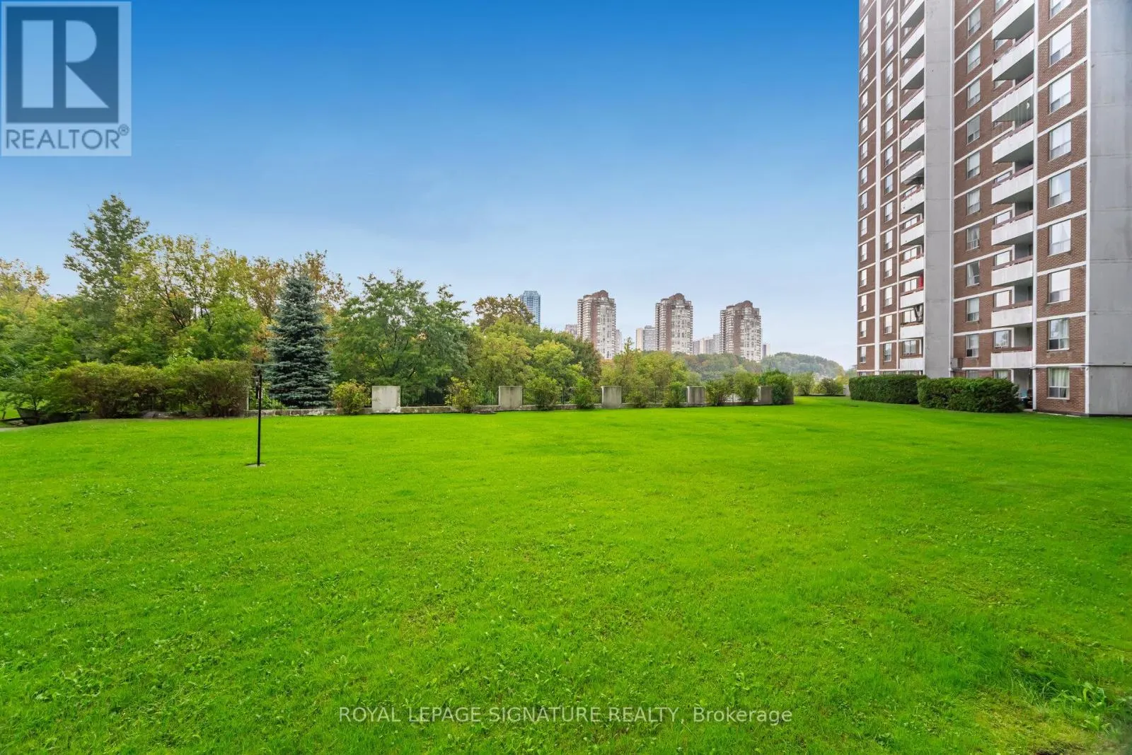 303 - 10 EDGECLIFF GOLFWAY