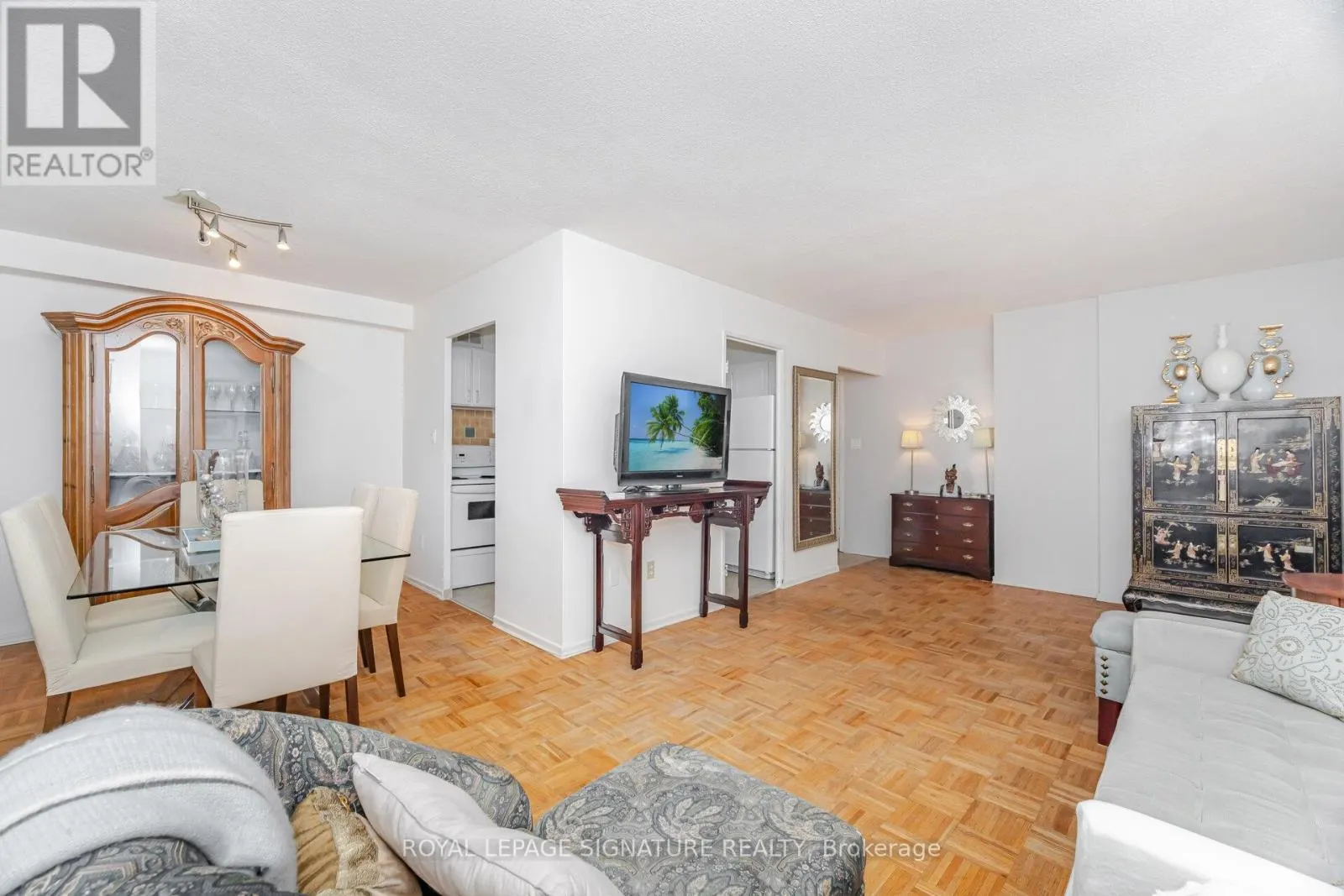 303 - 10 EDGECLIFF GOLFWAY