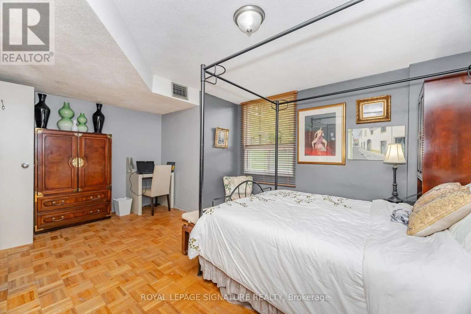 303 - 10 EDGECLIFF GOLFWAY