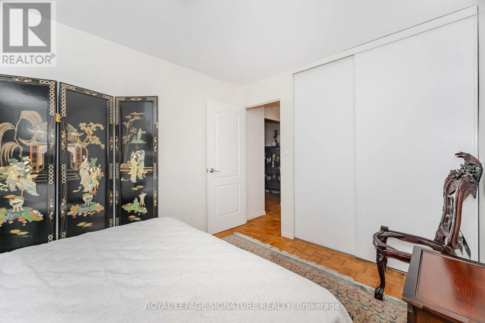 303 - 10 EDGECLIFF GOLFWAY