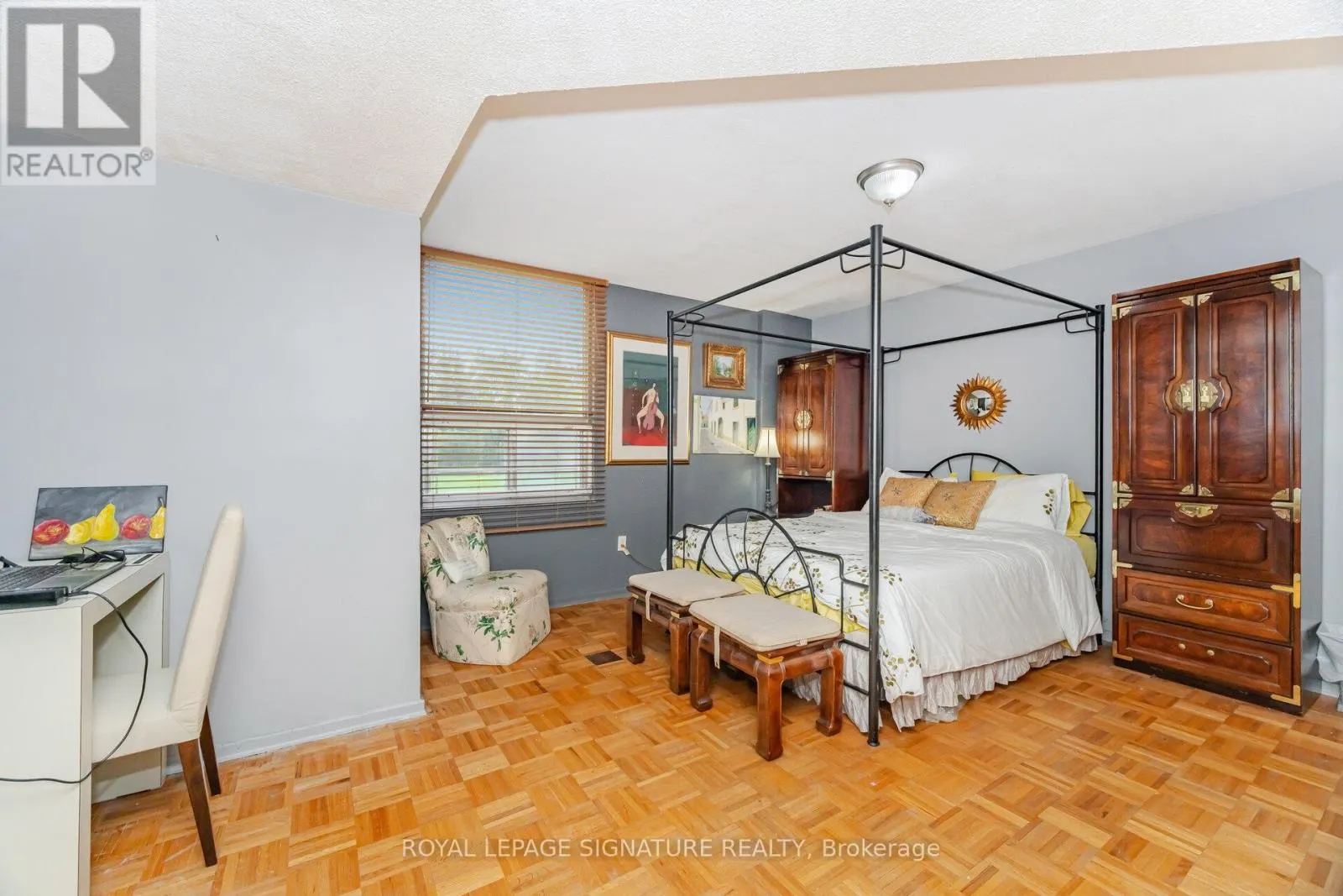 303 - 10 EDGECLIFF GOLFWAY