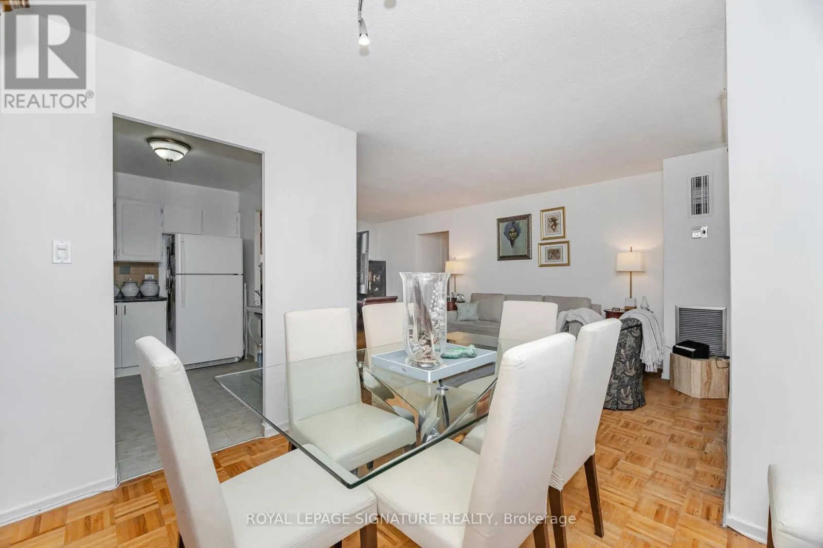 303 - 10 EDGECLIFF GOLFWAY