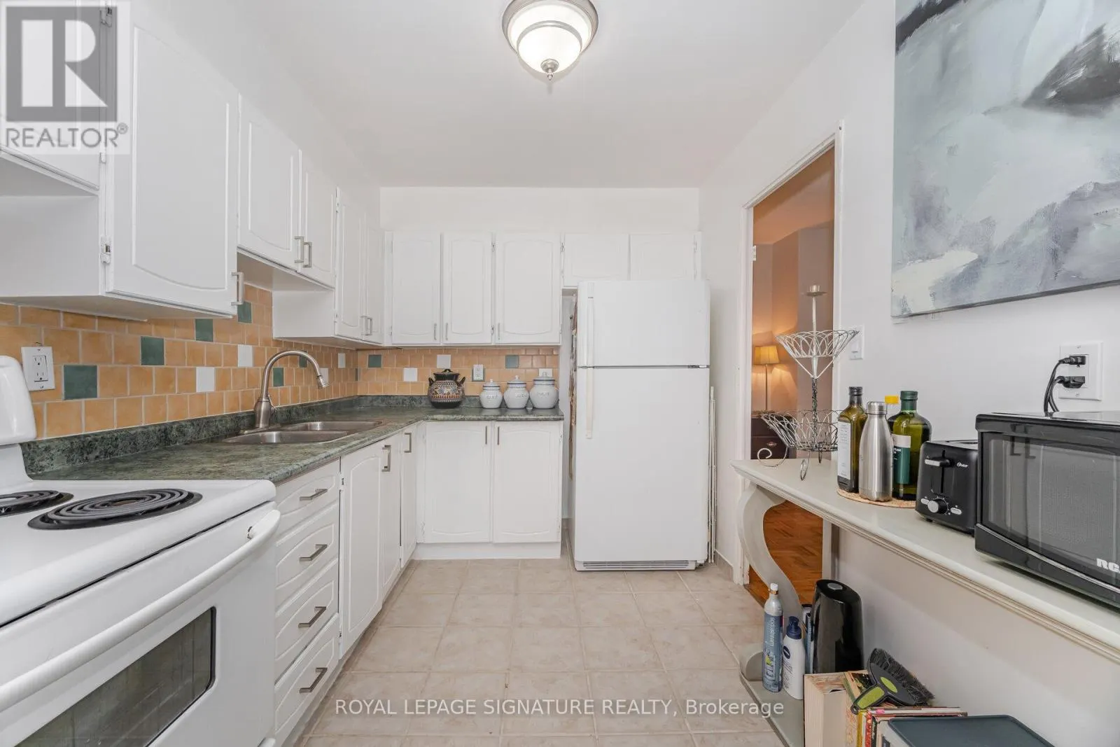 303 - 10 EDGECLIFF GOLFWAY