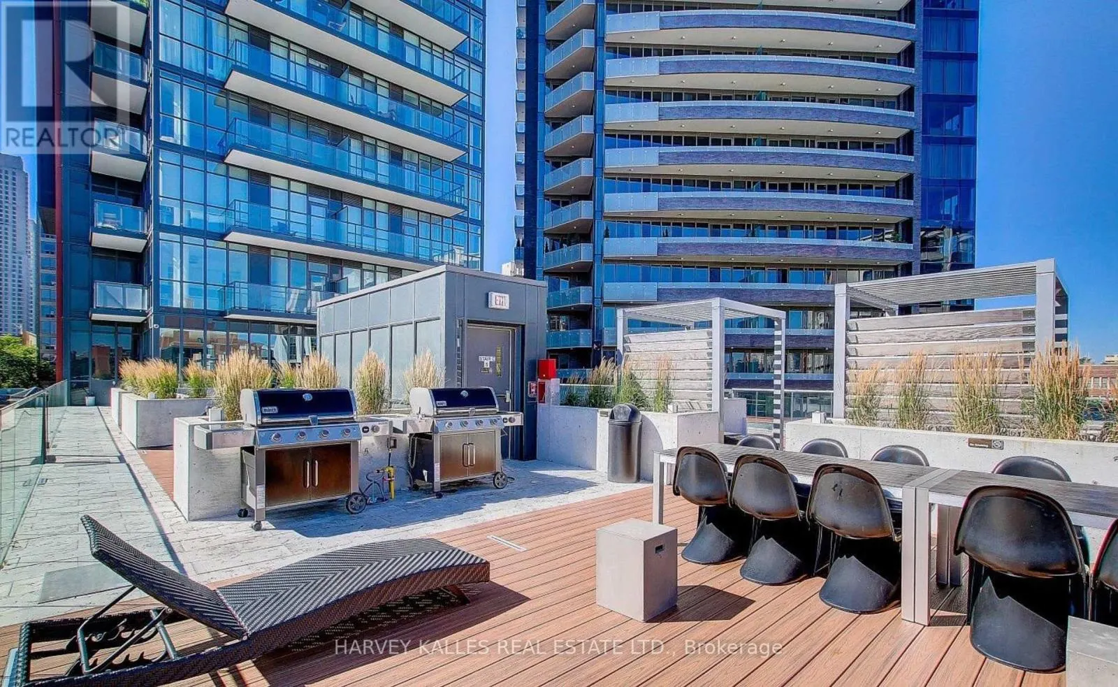 1003 - 32 DAVENPORT ROAD N