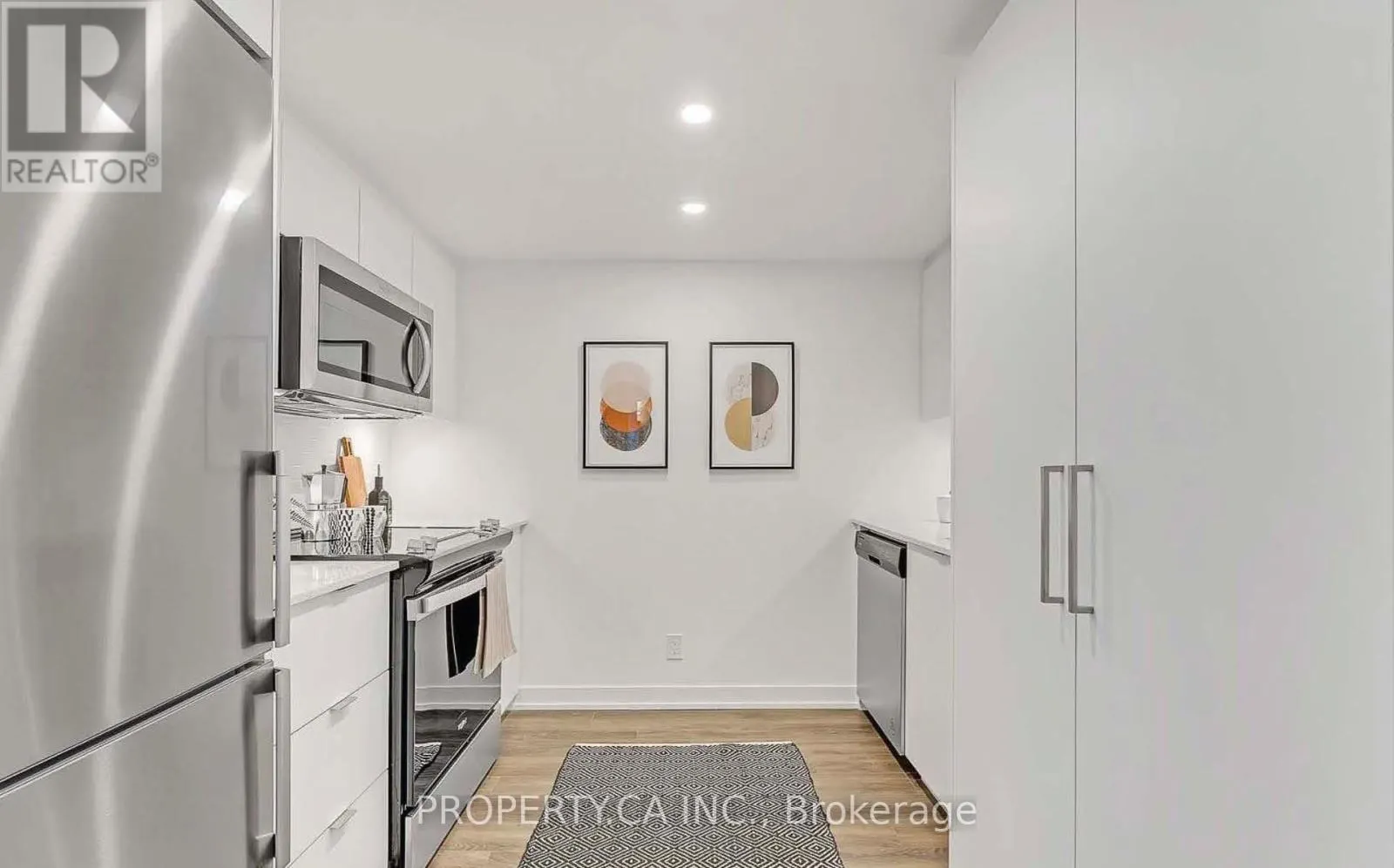 1308 - 30 TRETTI WAY