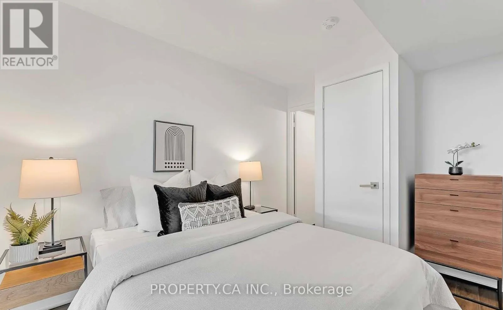 1308 - 30 TRETTI WAY