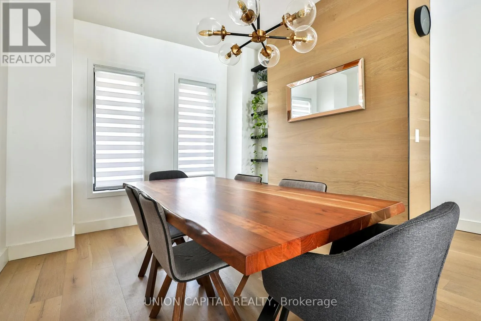 21 ALMA AVENUE