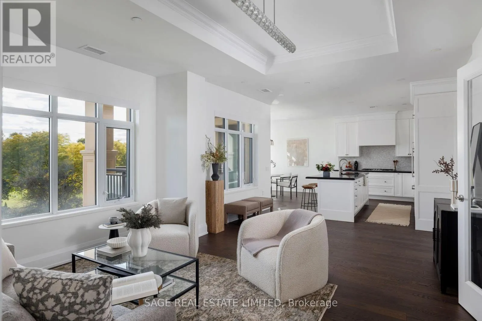 0629 - 1900 BAYVIEW AVENUE