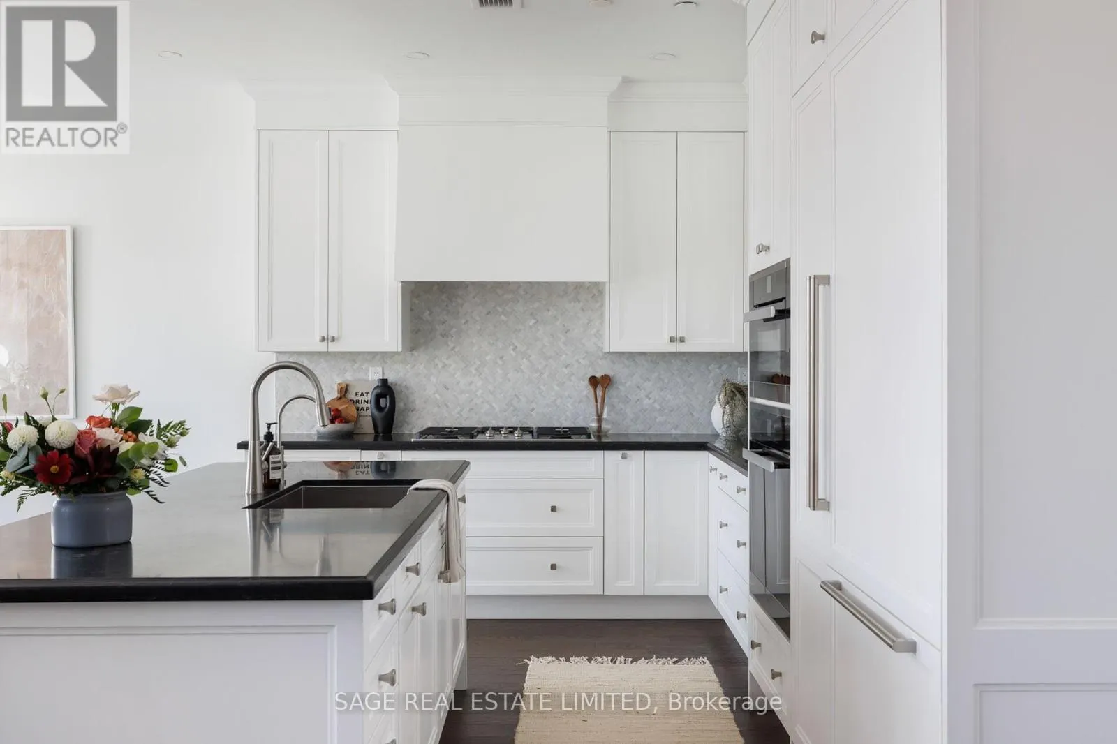0629 - 1900 BAYVIEW AVENUE