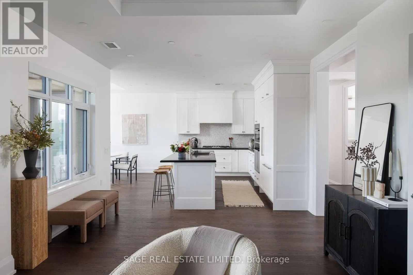 0629 - 1900 BAYVIEW AVENUE
