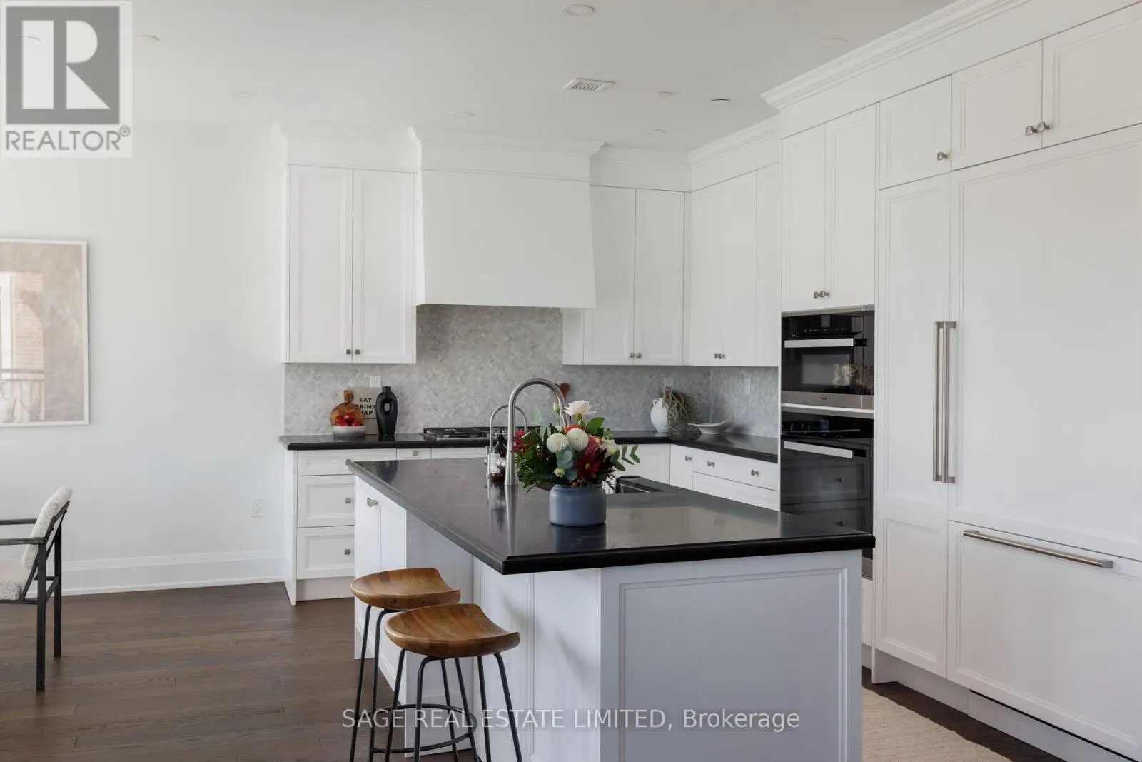 0629 - 1900 BAYVIEW AVENUE
