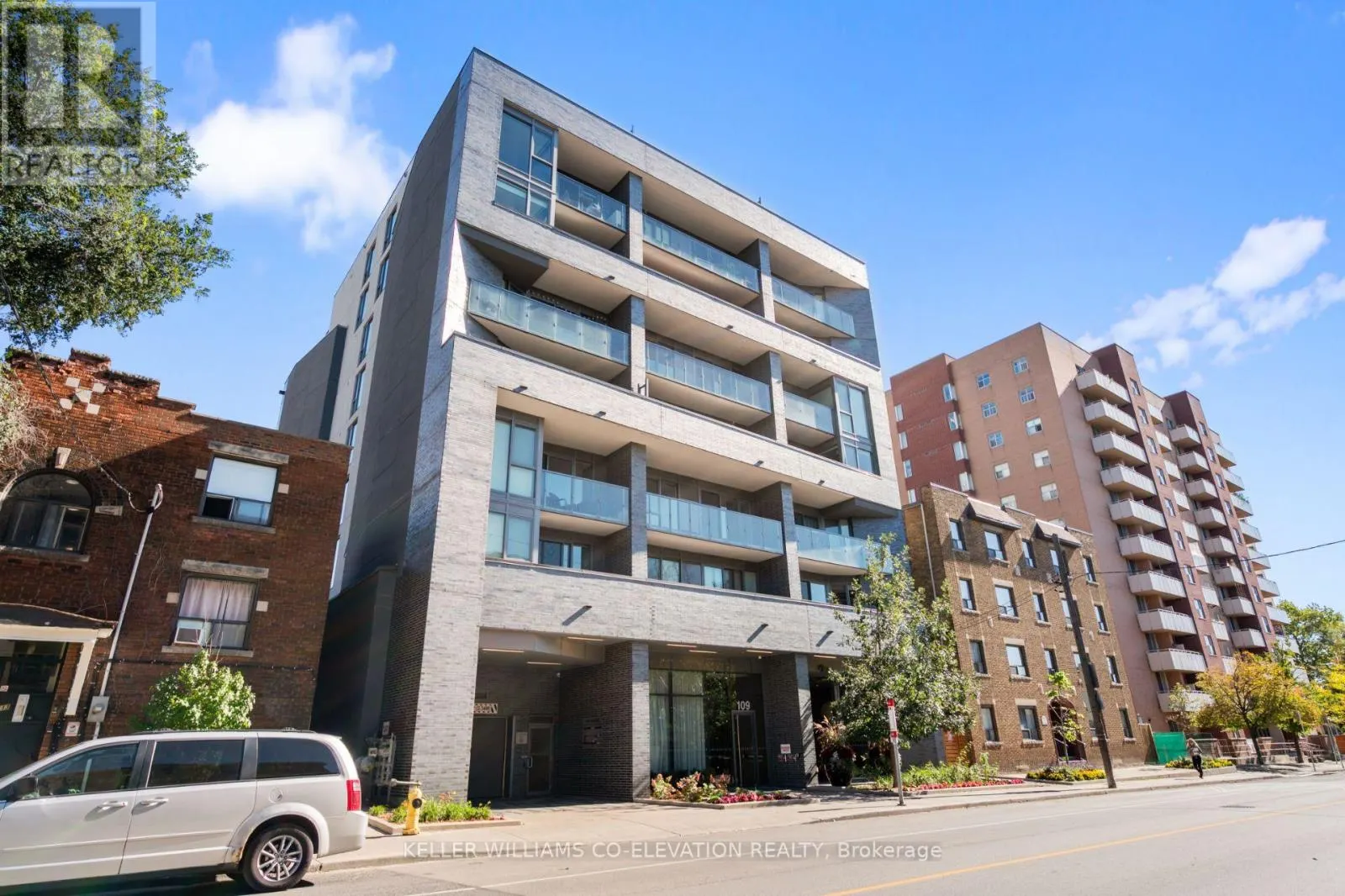 302 - 109 VAUGHAN ROAD