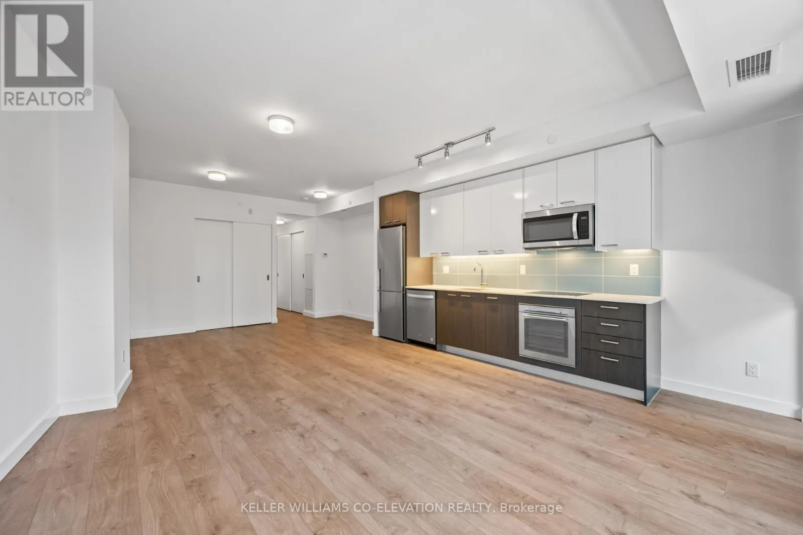 302 - 109 VAUGHAN ROAD