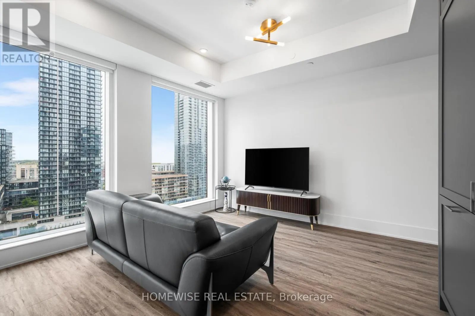 1012 - 470 FRONT STREET W