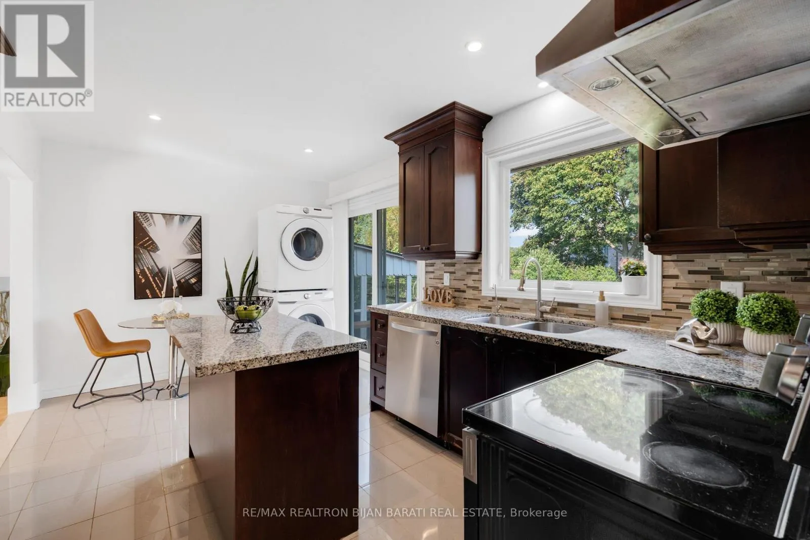 38 WHITTAKER CRESCENT