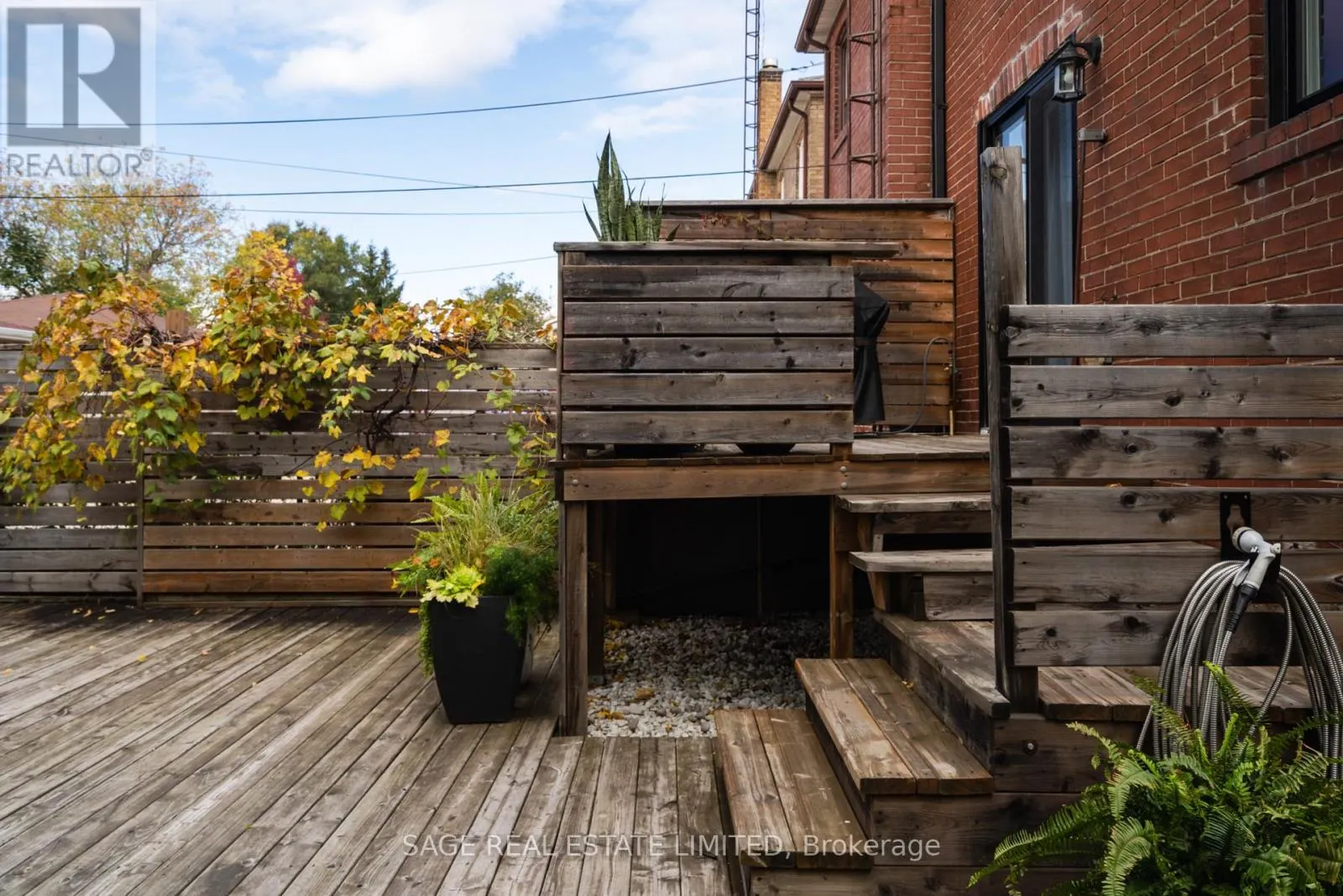 276 OAKWOOD AVENUE
